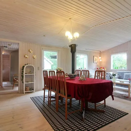 Elmer - 400m From The Sea By Interhome